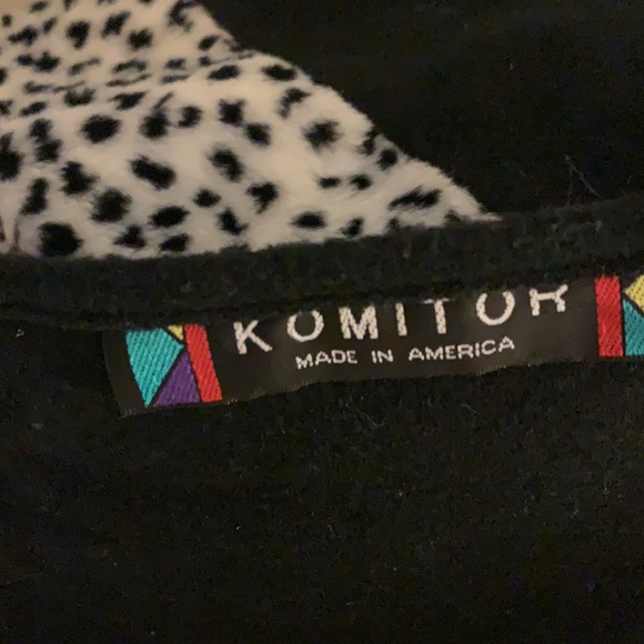 Black/white leopard print cape. - Picture 2 of 4